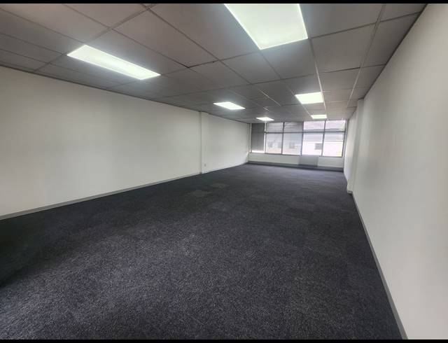 70.10M² OFFICE TO LET IN VORNA VALLEY